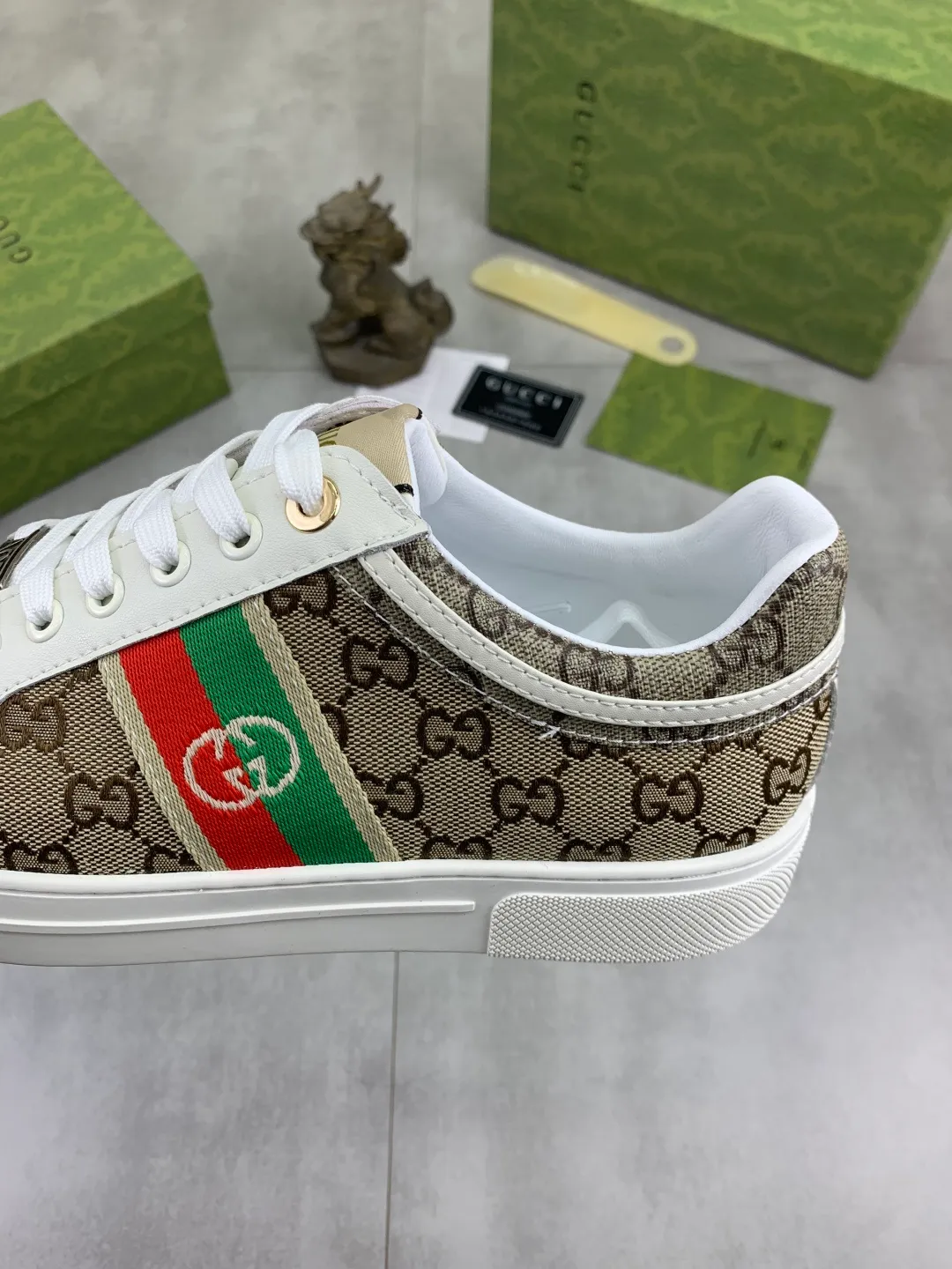 Men's Men's Shoes P420 💰[New Style] 🆘 The latest model from Gucci's official website🎁Classic casual and fashionable men's shoes👟Hot style💥Simple and elegant style, exclusive for trendy men. Unique latest brand elements from the official website👑Gucci original decoration, fashionable and generous, made of original soft calfskin fabric➕Comfortable soft sheepskin lining ✅The official website specifies wear-resistant rubber outsole_full of elasticity, classic model taken in real life🎬Color: 2️⃣colors available😍Number: 38-44